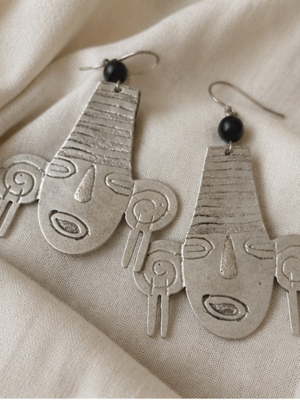 👋ARTISAN Ethnic Unique Silver Face Earrings with Black Bead Accent